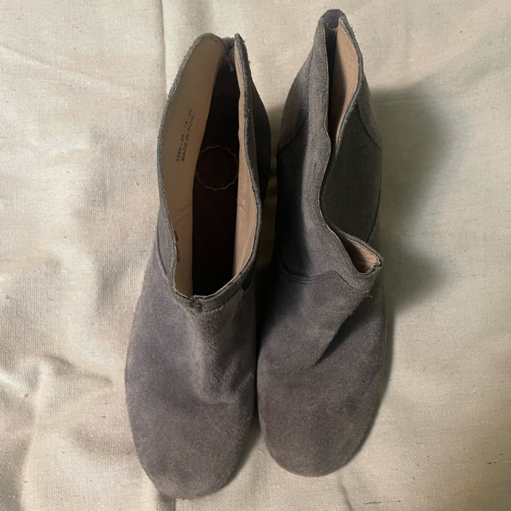 Vintage Gray Suede Ankle Boot